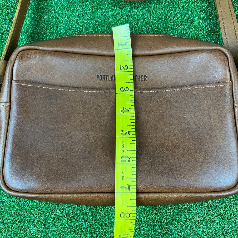 Vintage Portland Leather Brown Leather Crossbody Bag - Picture 4 of 8